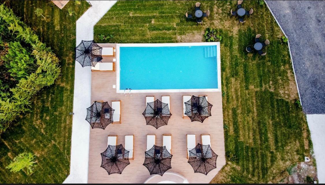 Terra Holiday Homes Asproválta Ngoại thất bức ảnh