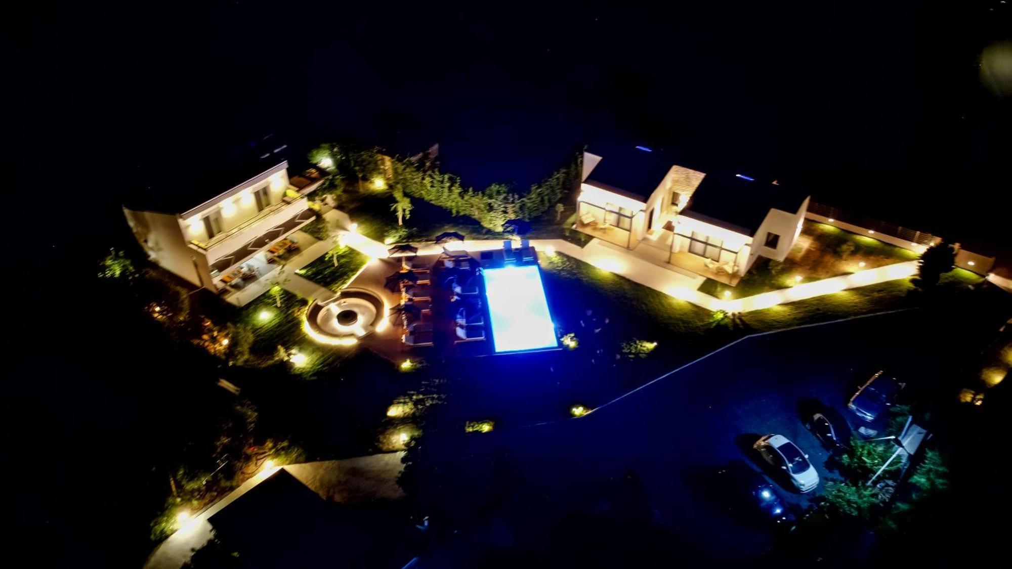Terra Holiday Homes Asproválta Ngoại thất bức ảnh