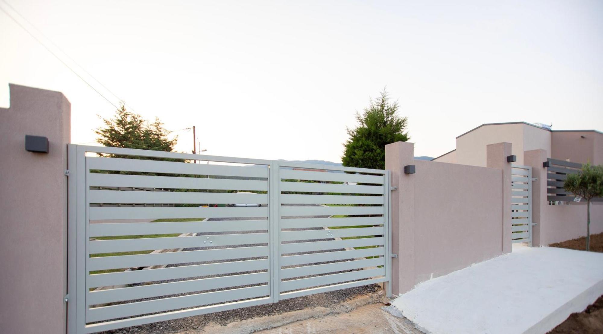 Terra Holiday Homes Asproválta Ngoại thất bức ảnh